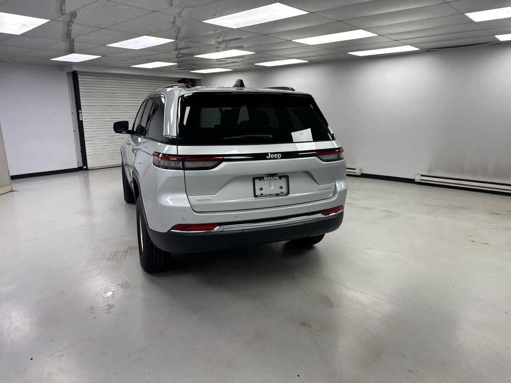 new 2025 Jeep Grand Cherokee car, priced at $39,420