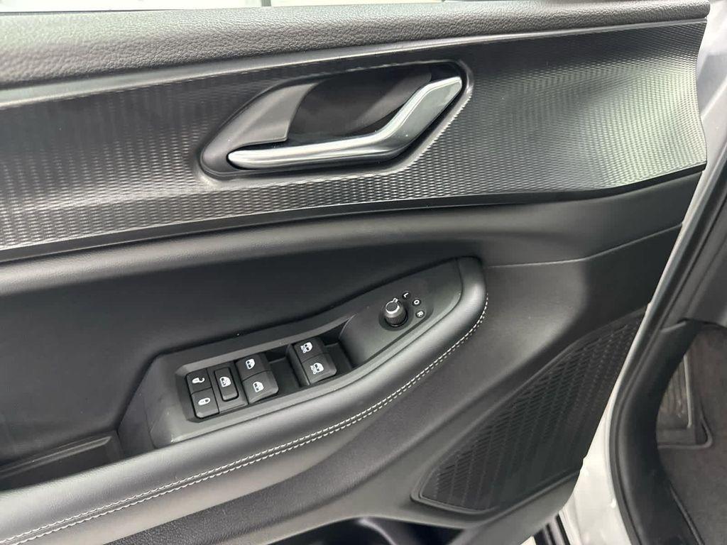 new 2025 Jeep Grand Cherokee car, priced at $39,420