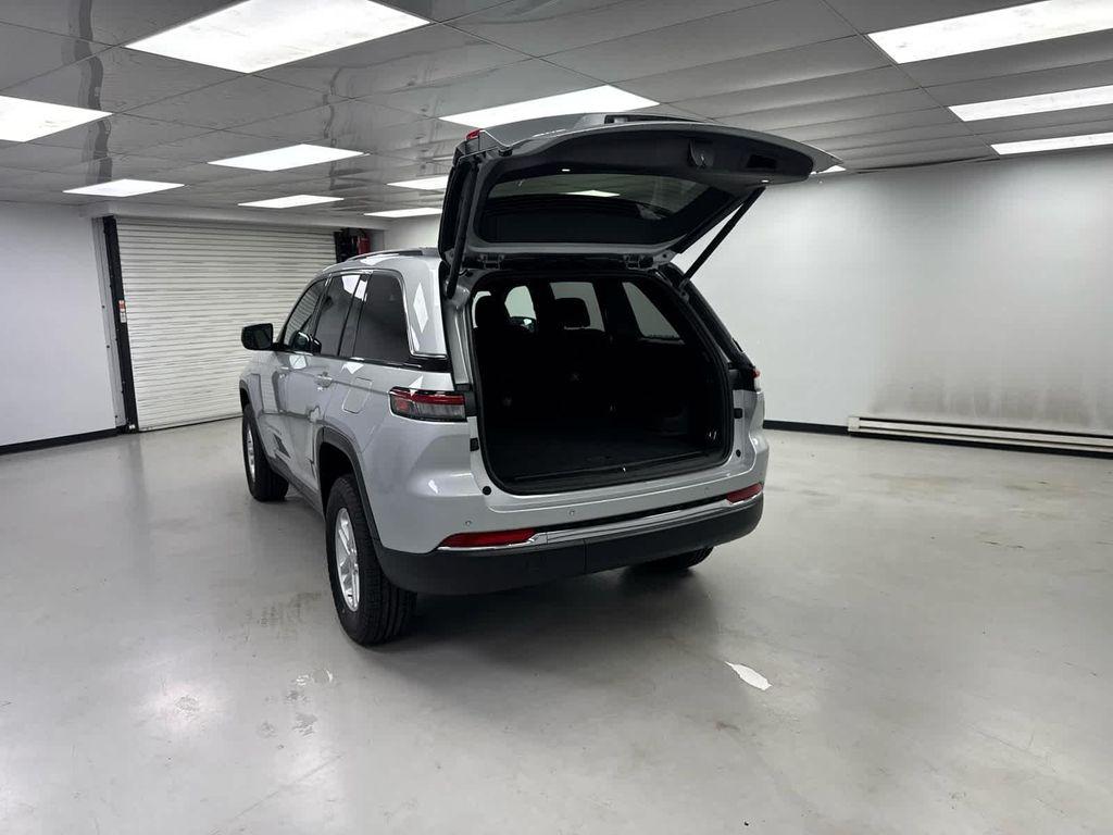new 2025 Jeep Grand Cherokee car, priced at $39,420
