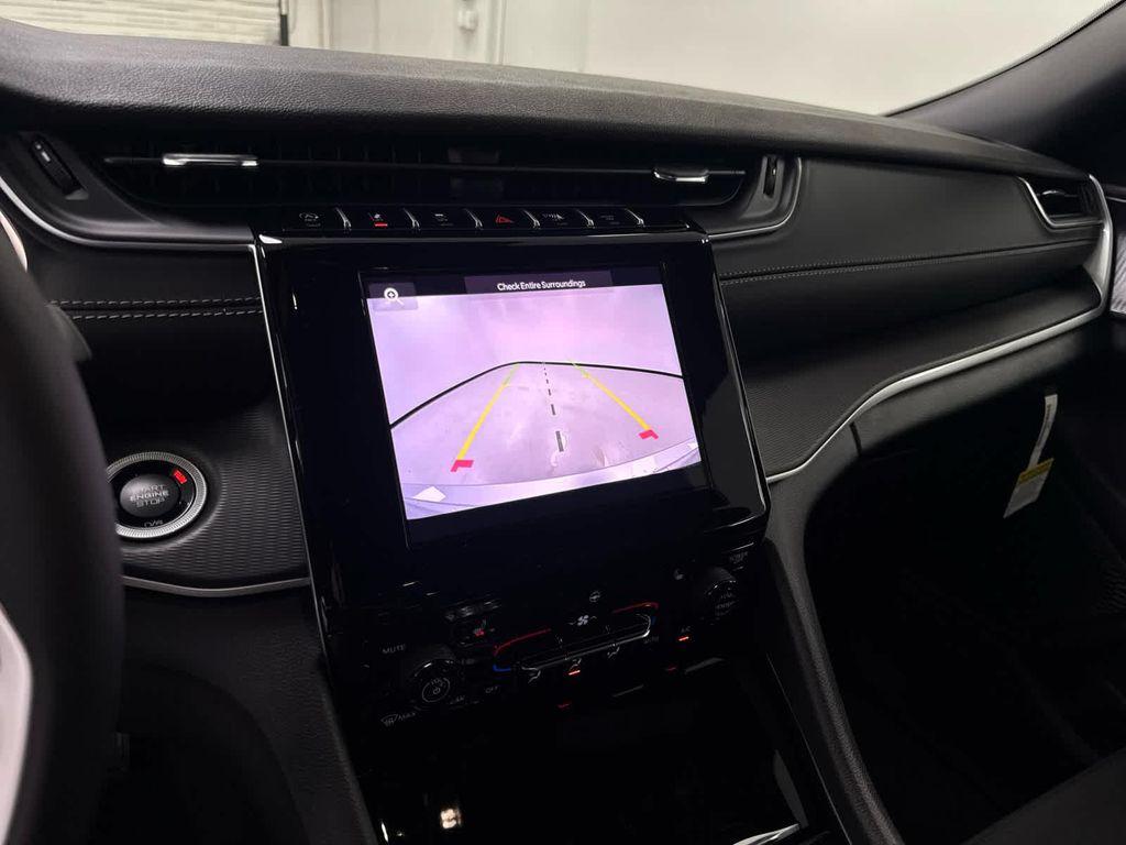 new 2025 Jeep Grand Cherokee car, priced at $39,420