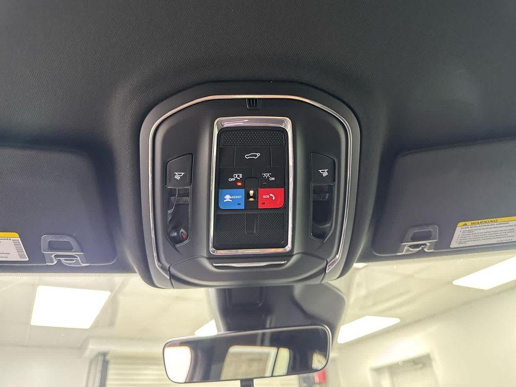 new 2025 Jeep Grand Cherokee car, priced at $39,420