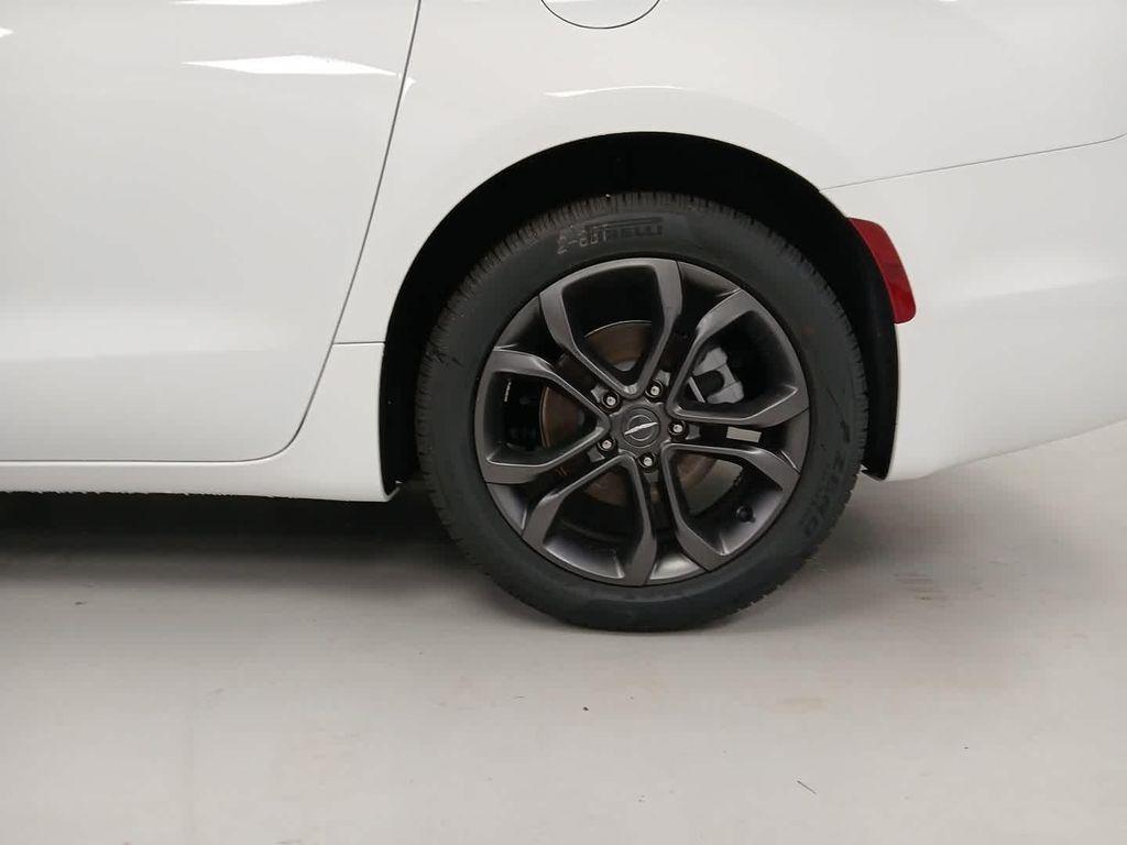 new 2026 Chrysler Pacifica car, priced at $46,185