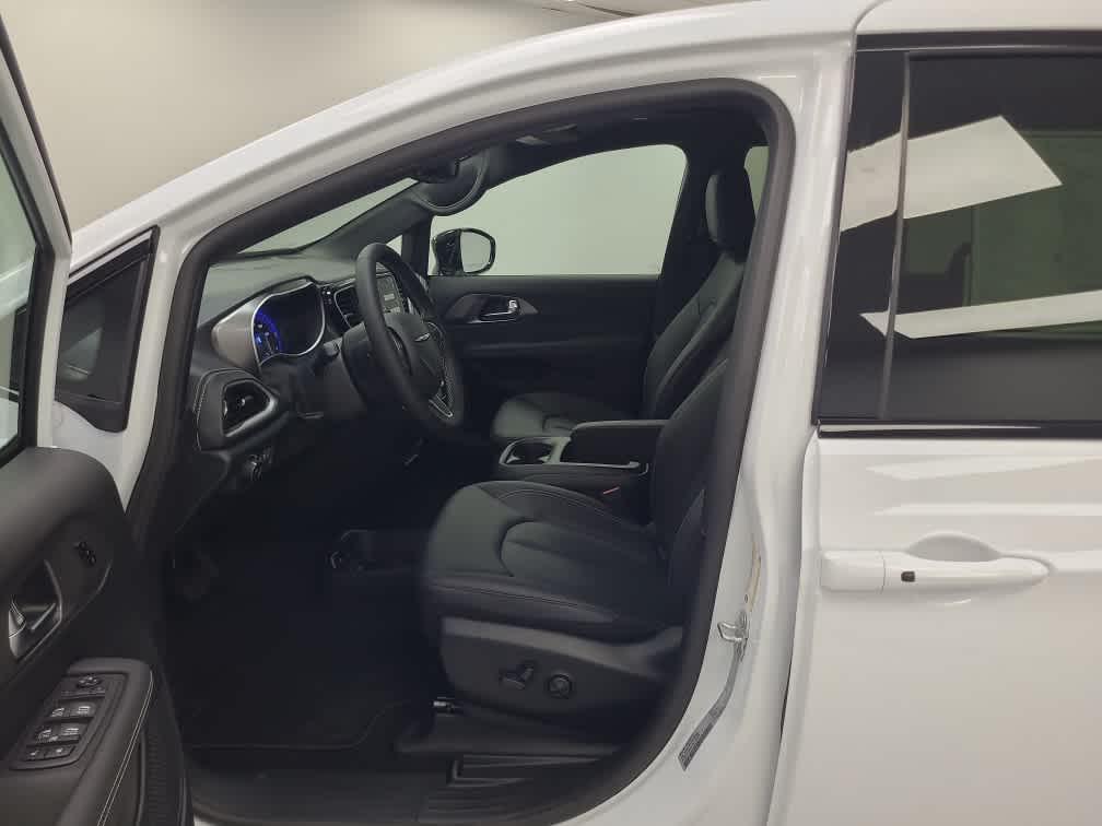 new 2026 Chrysler Pacifica car, priced at $46,185