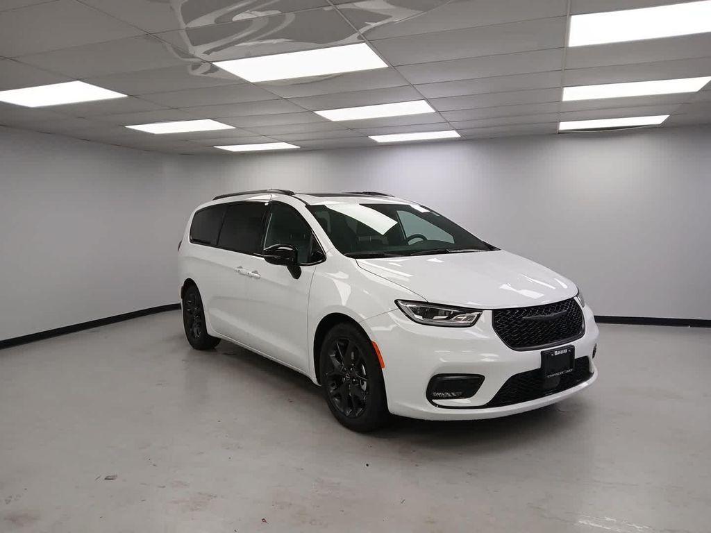new 2026 Chrysler Pacifica car, priced at $53,295