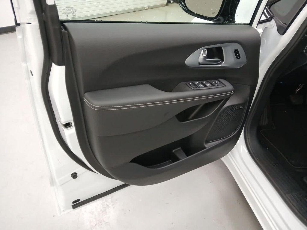 new 2026 Chrysler Pacifica car, priced at $53,295