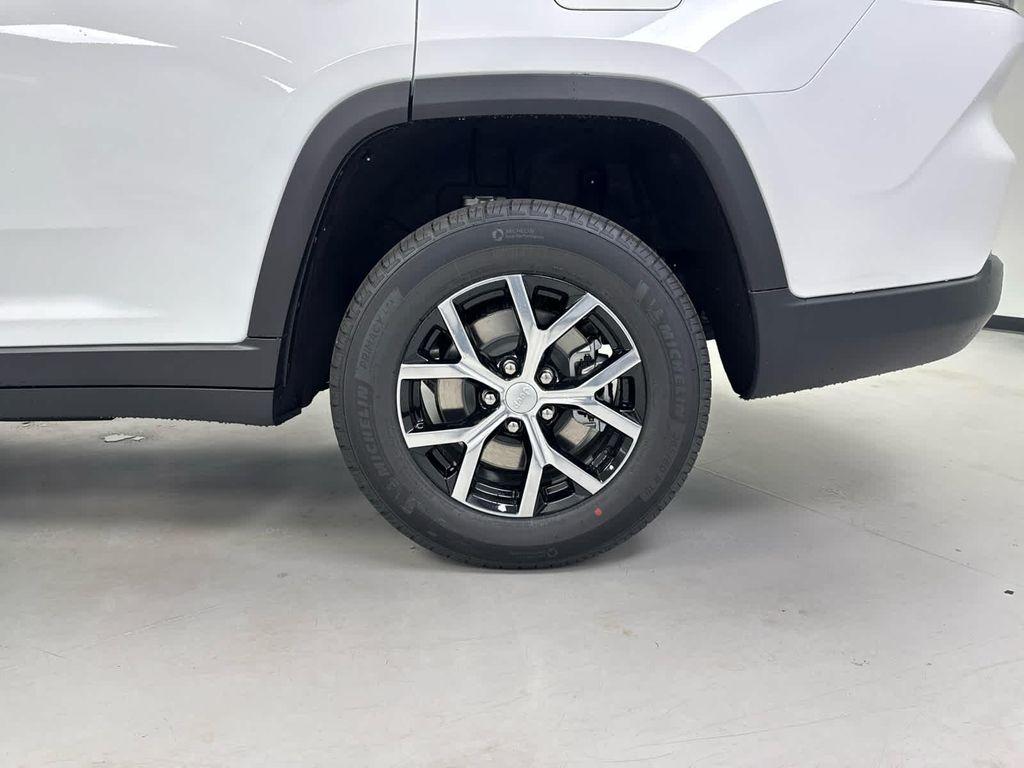 new 2025 Jeep Grand Cherokee L car, priced at $44,900