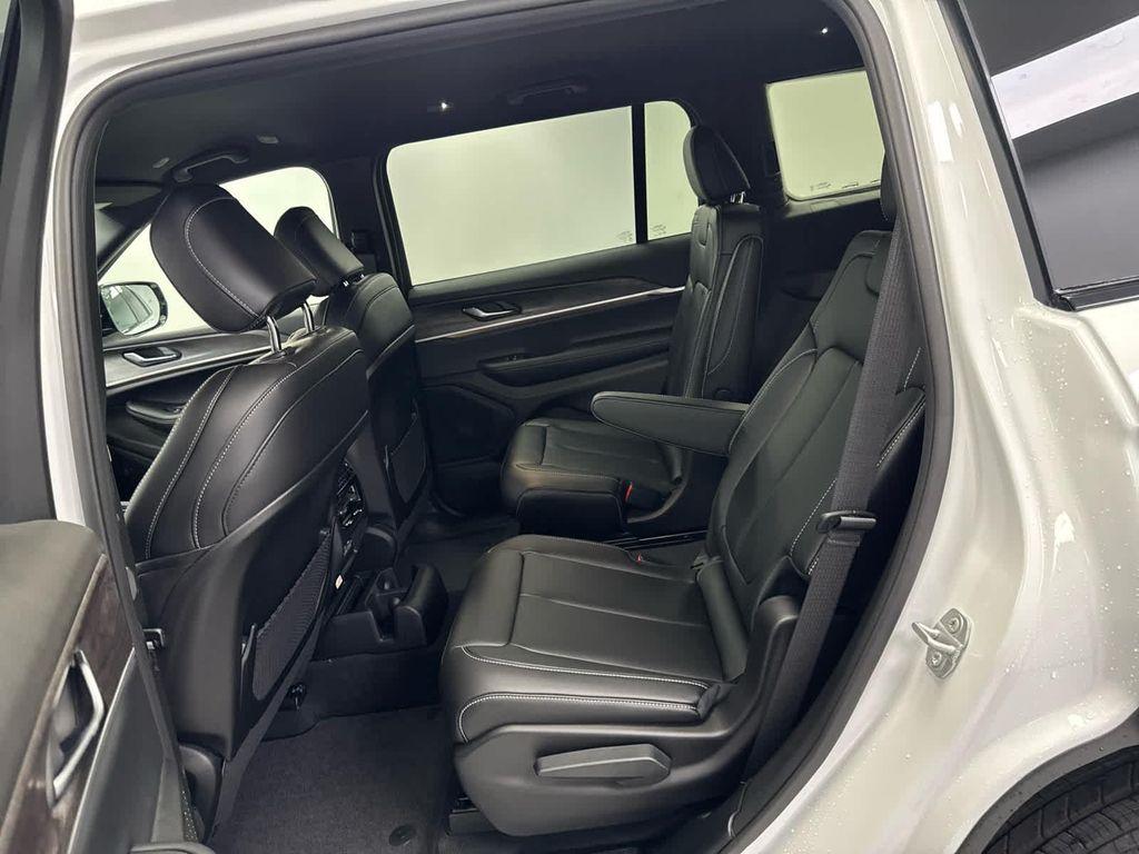 new 2025 Jeep Grand Cherokee L car, priced at $44,900