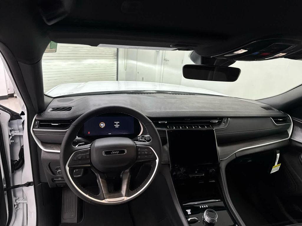 new 2025 Jeep Grand Cherokee L car, priced at $44,900