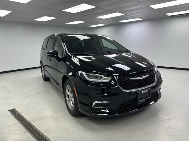 new 2024 Chrysler Pacifica car, priced at $51,220