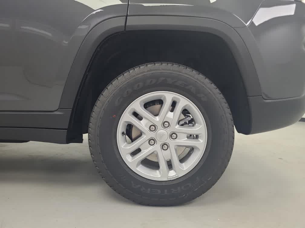 new 2025 Jeep Grand Cherokee car, priced at $39,420