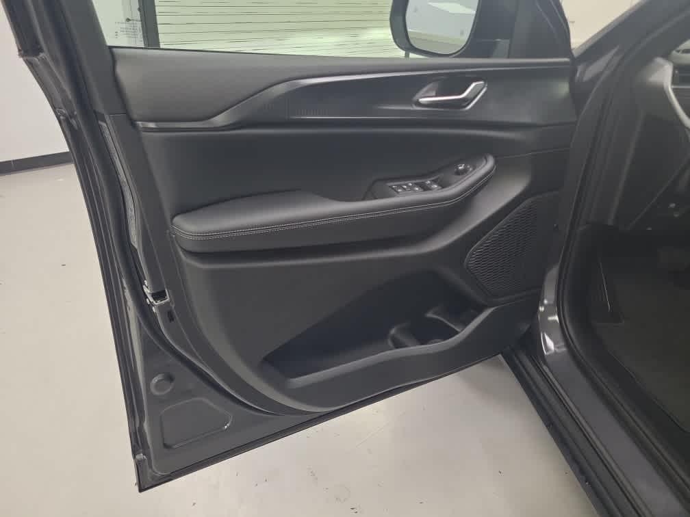 new 2025 Jeep Grand Cherokee car, priced at $39,420