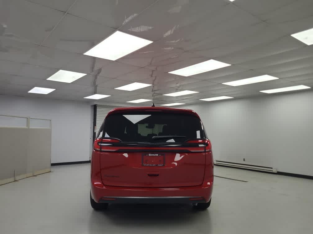 new 2026 Chrysler Pacifica car, priced at $44,785