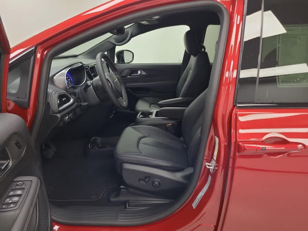 new 2026 Chrysler Pacifica car, priced at $44,785