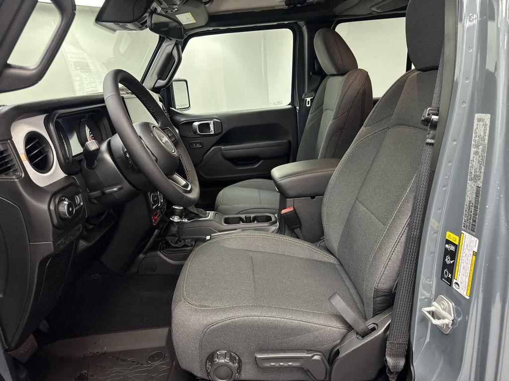 new 2025 Jeep Wrangler car, priced at $51,075