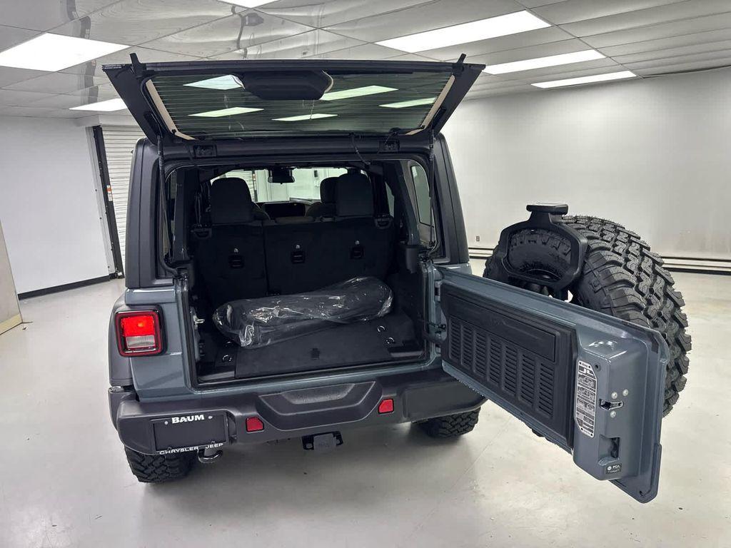 new 2025 Jeep Wrangler car, priced at $51,075