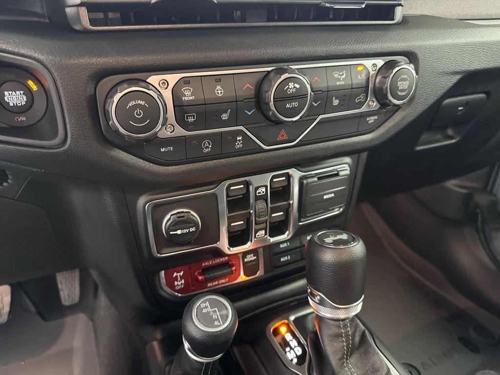 new 2025 Jeep Wrangler car, priced at $51,075