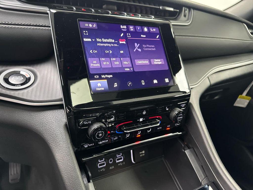 new 2025 Jeep Grand Cherokee car, priced at $40,170