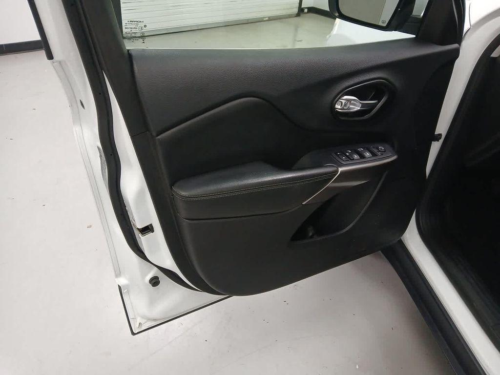 used 2021 Jeep Cherokee car, priced at $17,990