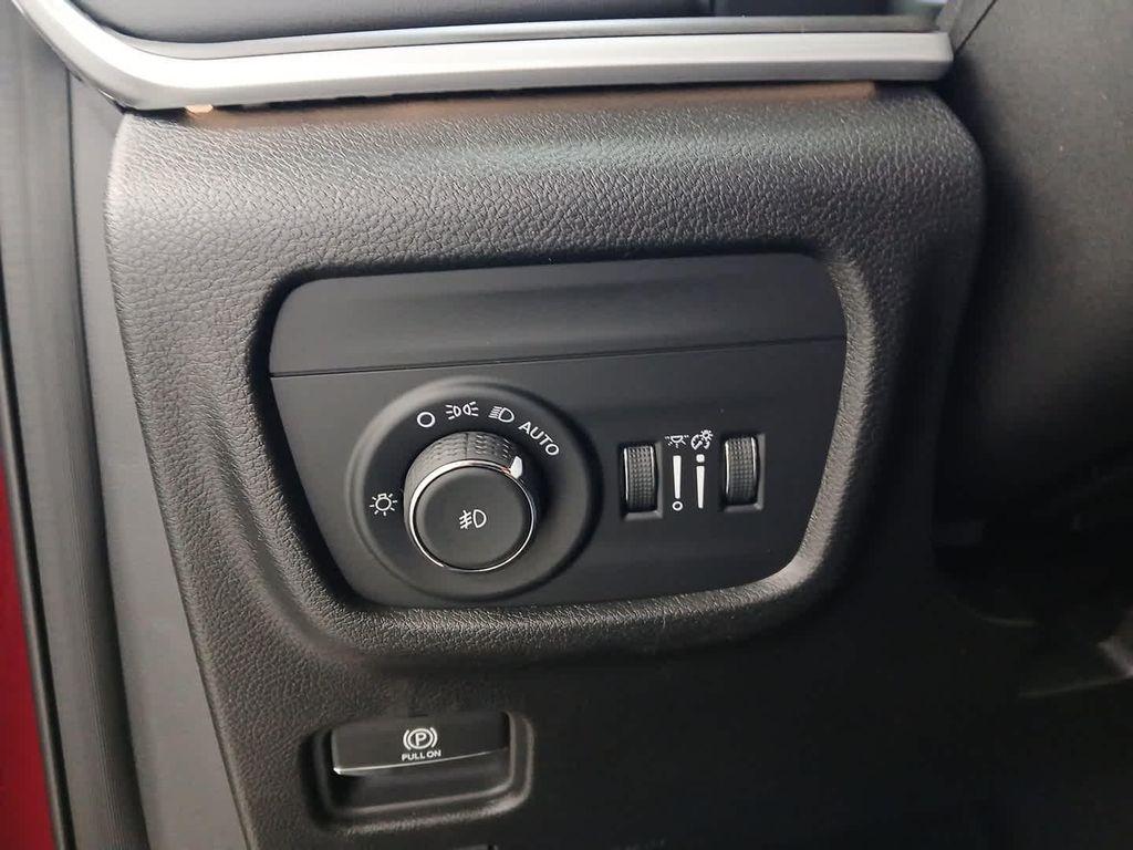 new 2025 Jeep Grand Cherokee car, priced at $49,735