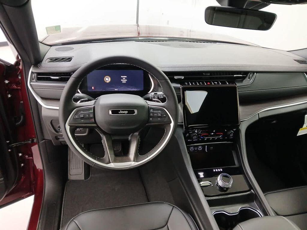 new 2025 Jeep Grand Cherokee car, priced at $49,735