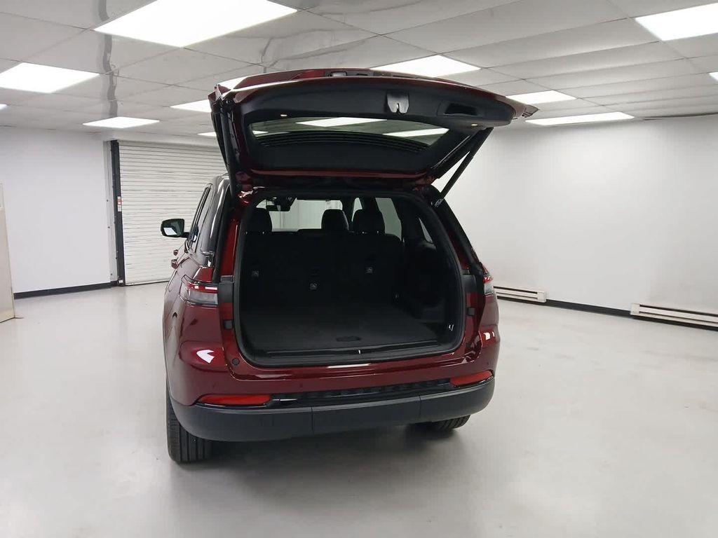 new 2025 Jeep Grand Cherokee car, priced at $49,735