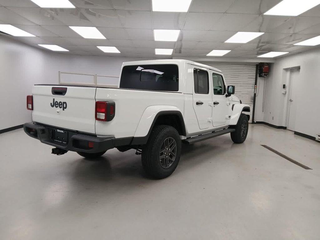 new 2026 Jeep Gladiator car, priced at $48,705