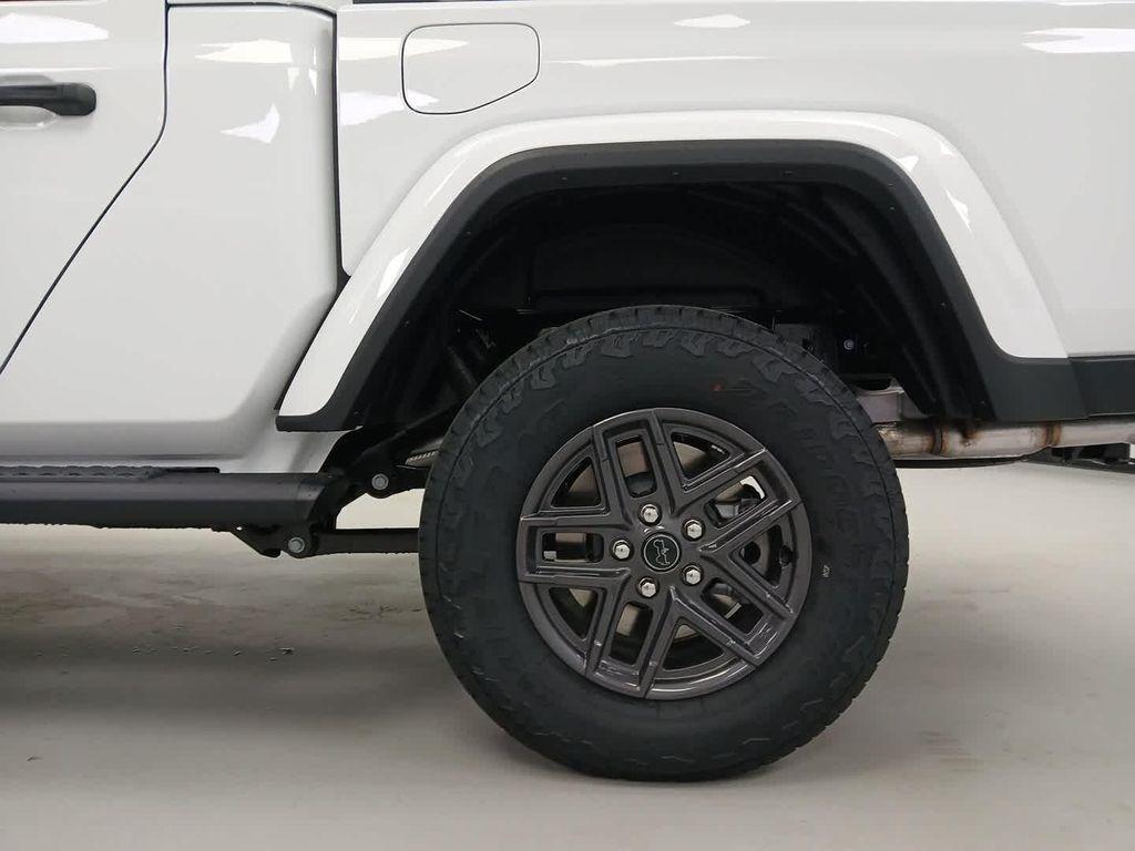 new 2026 Jeep Gladiator car, priced at $48,705