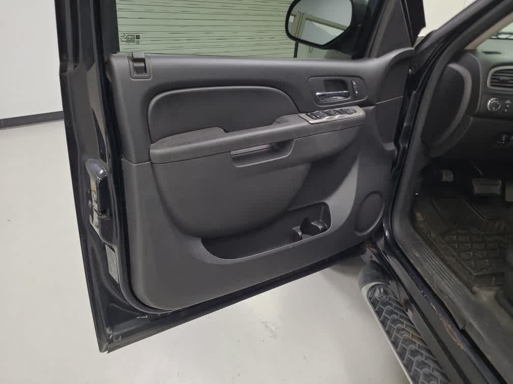 used 2013 Chevrolet Avalanche car, priced at $11,990