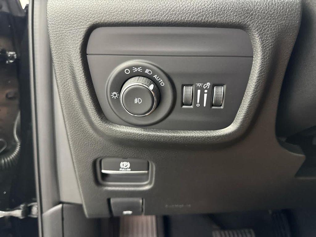 new 2025 Jeep Grand Cherokee L car, priced at $45,495