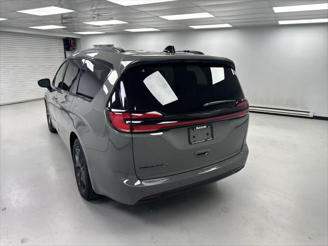 new 2024 Chrysler Pacifica car, priced at $46,240