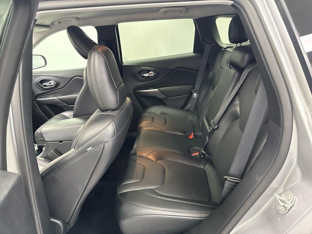 used 2022 Jeep Cherokee car, priced at $21,290