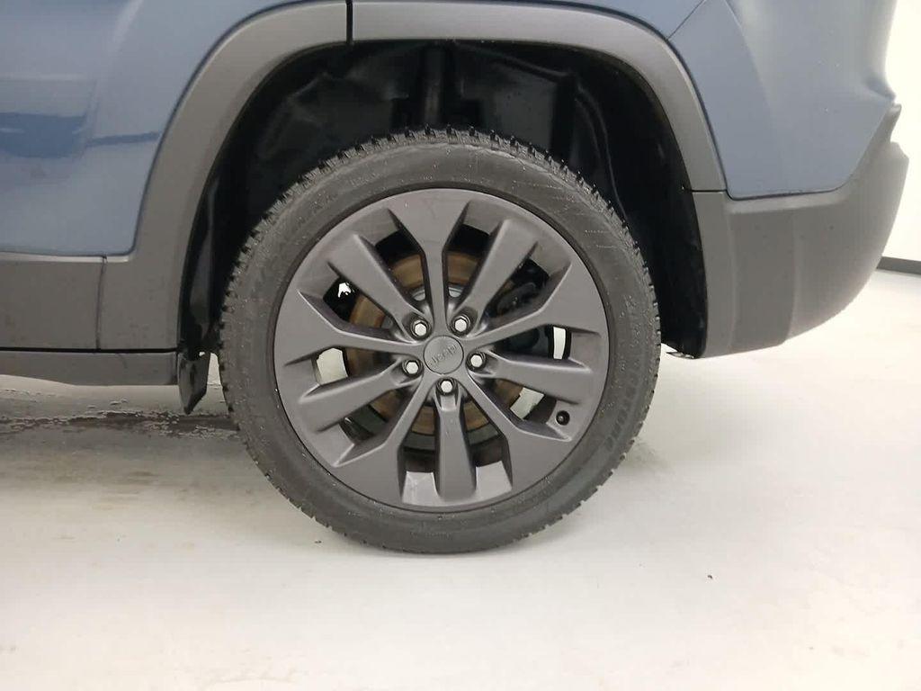 used 2021 Jeep Cherokee car, priced at $22,490