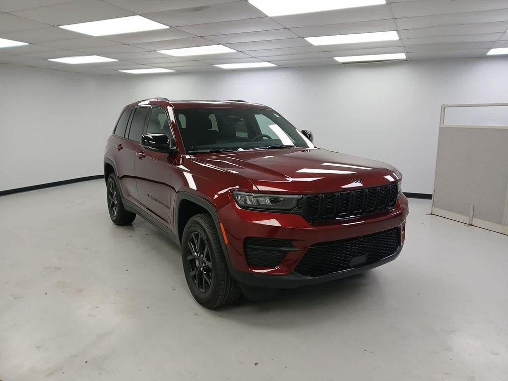 new 2025 Jeep Grand Cherokee car, priced at $42,730