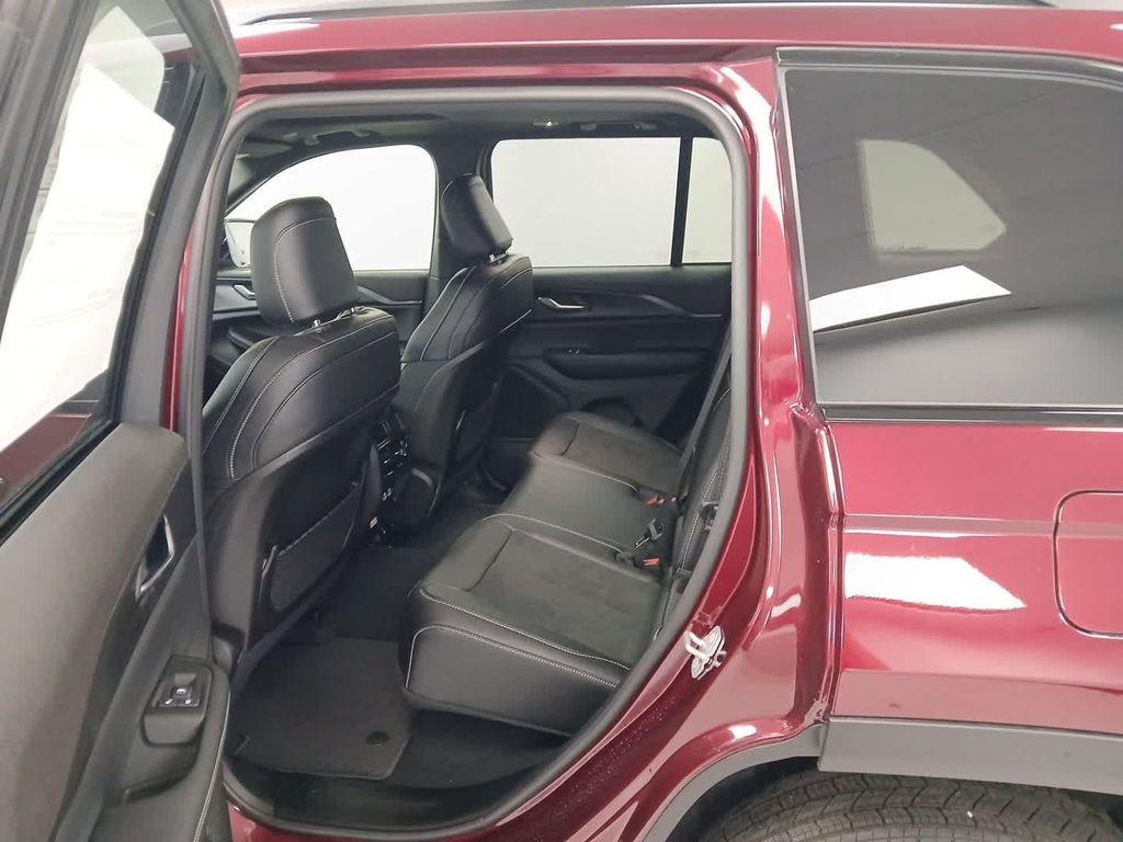 new 2025 Jeep Grand Cherokee car, priced at $42,730