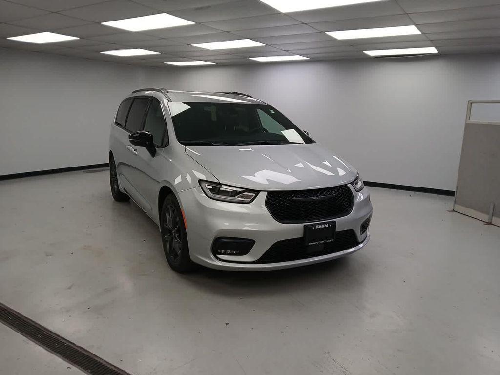 new 2026 Chrysler Pacifica car, priced at $45,605