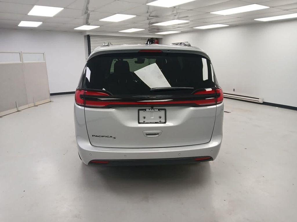 new 2026 Chrysler Pacifica car, priced at $45,605