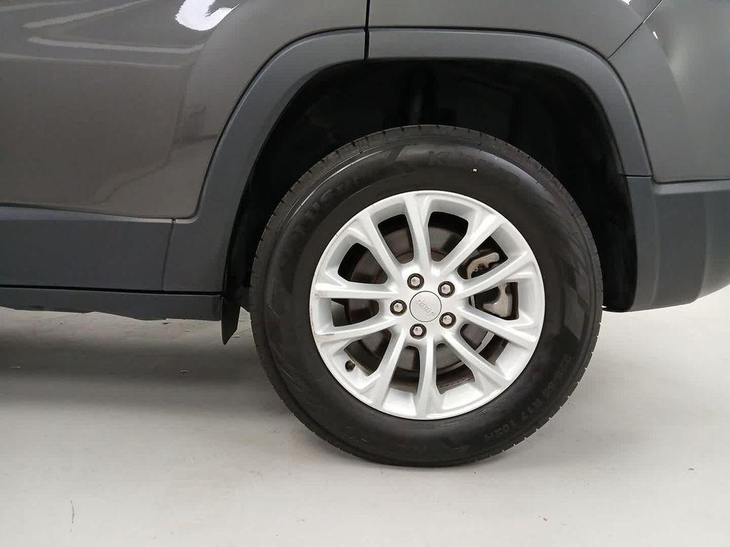 used 2022 Jeep Cherokee car, priced at $22,490