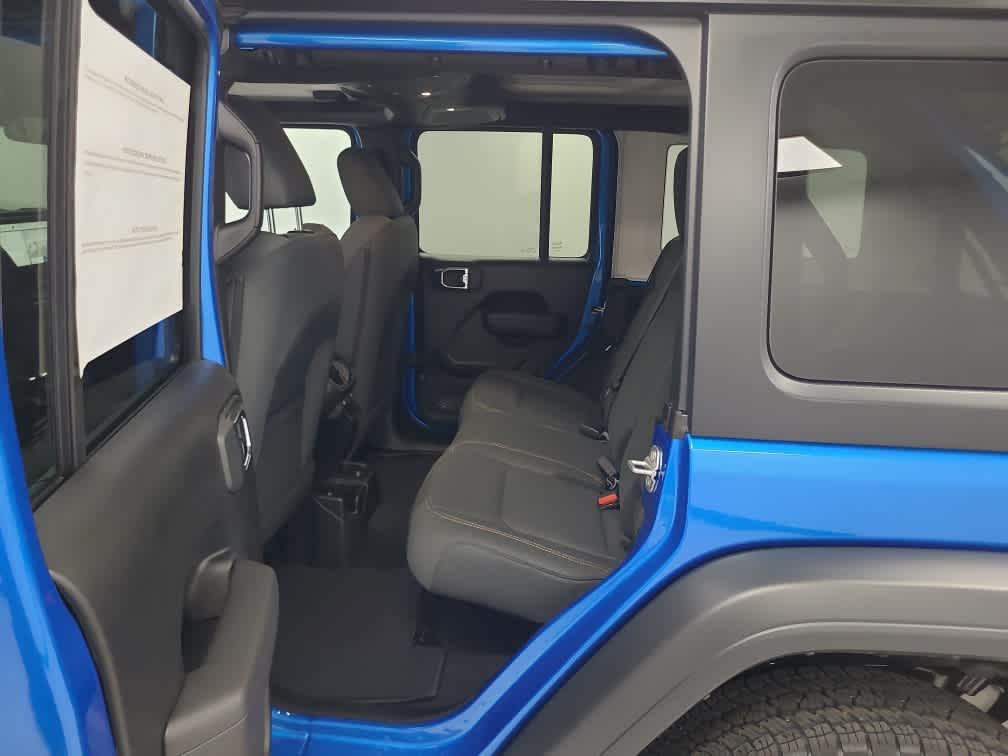 new 2025 Jeep Wrangler car, priced at $47,670