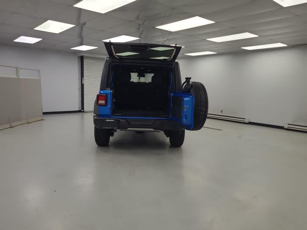 new 2025 Jeep Wrangler car, priced at $47,670