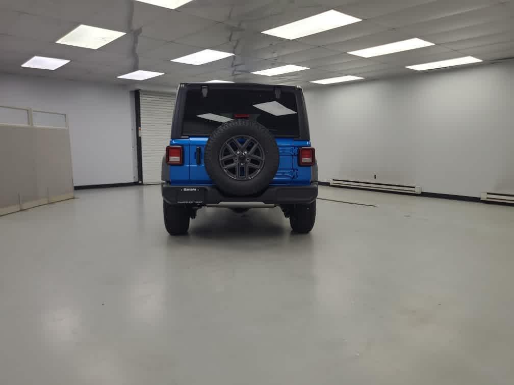 new 2025 Jeep Wrangler car, priced at $47,670