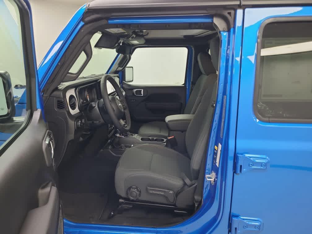 new 2025 Jeep Wrangler car, priced at $47,670