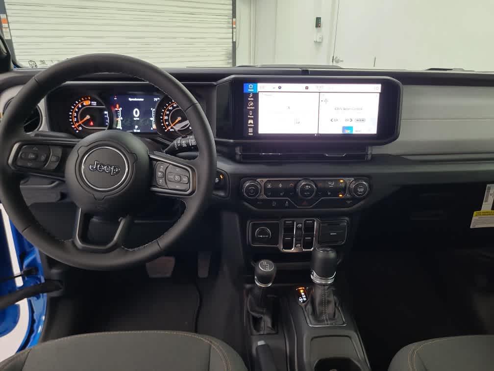 new 2025 Jeep Wrangler car, priced at $47,670
