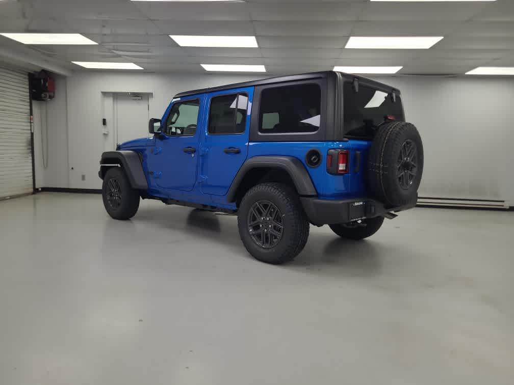 new 2025 Jeep Wrangler car, priced at $47,670