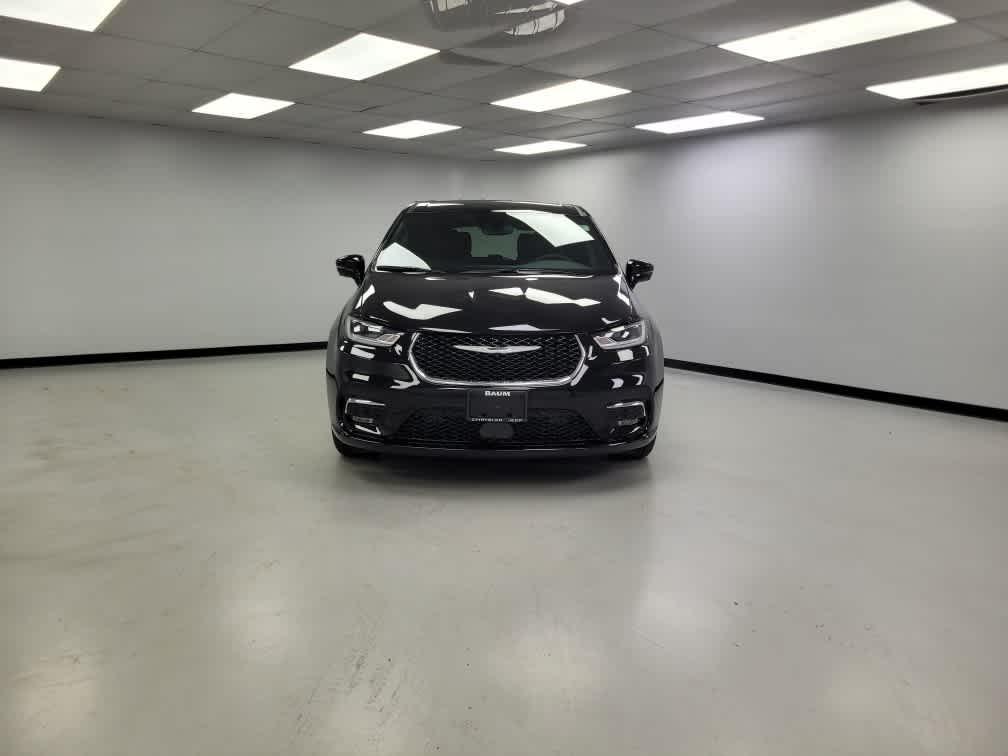 new 2025 Chrysler Pacifica car, priced at $41,225