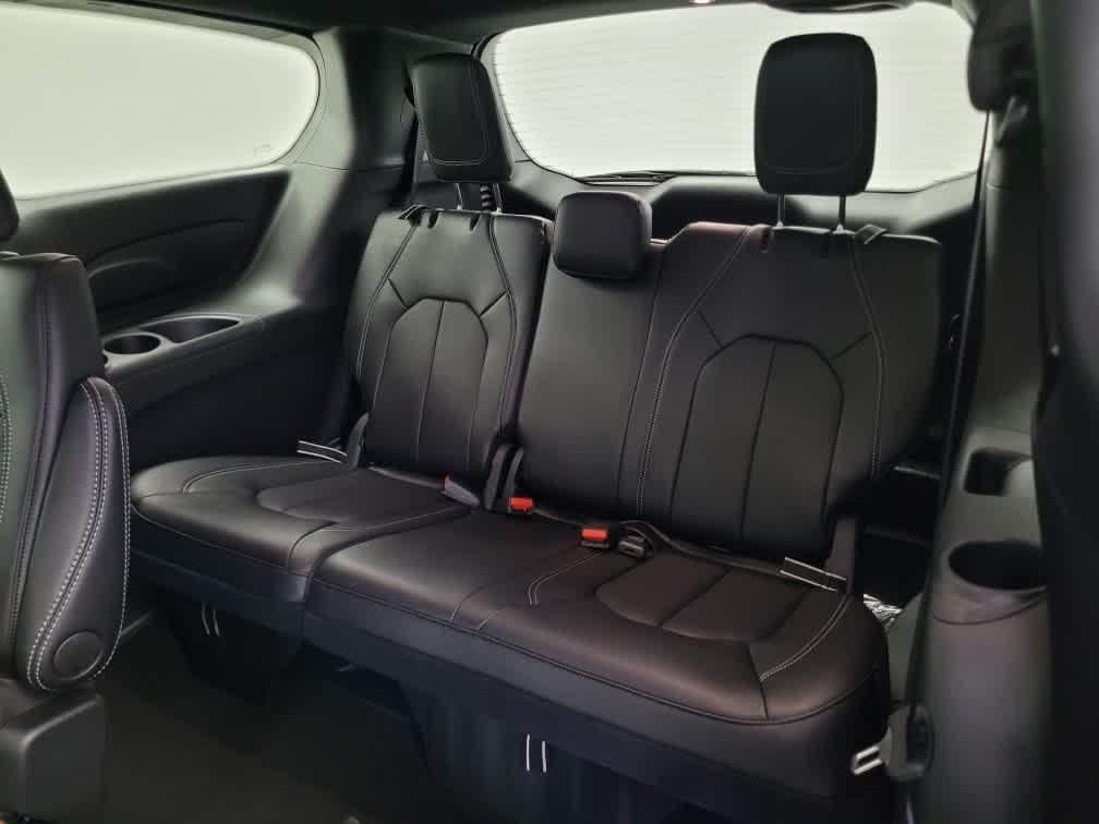 new 2025 Chrysler Pacifica car, priced at $41,225