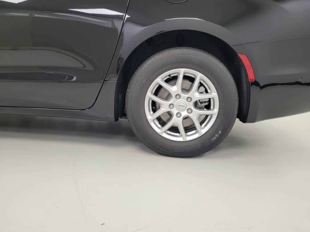 new 2025 Chrysler Pacifica car, priced at $41,225