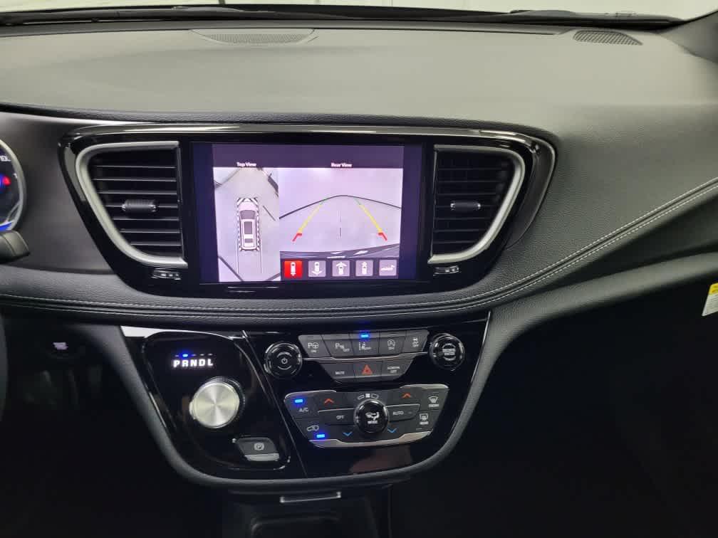 new 2025 Chrysler Pacifica car, priced at $41,225