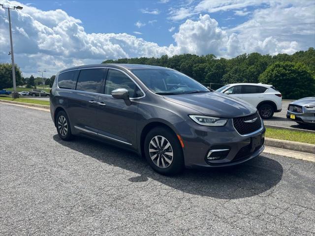 used 2022 Chrysler Pacifica Hybrid car, priced at $28,800