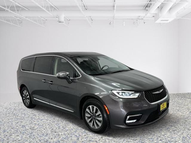 used 2022 Chrysler Pacifica Hybrid car, priced at $28,800