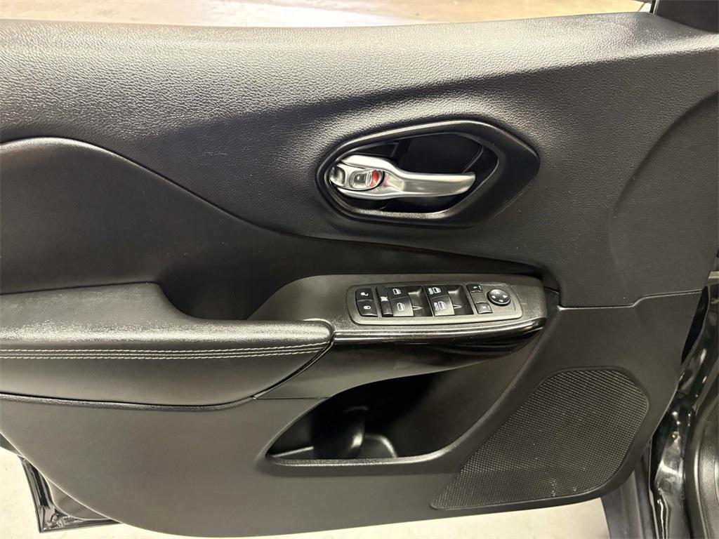 used 2023 Jeep Cherokee car, priced at $22,995